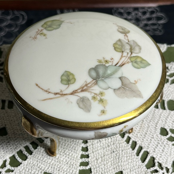 Vtg Hutschenreuther Germany Porcelain Trinket Box Hand Painted Ivy Gold Gilded - Picture 6 of 12